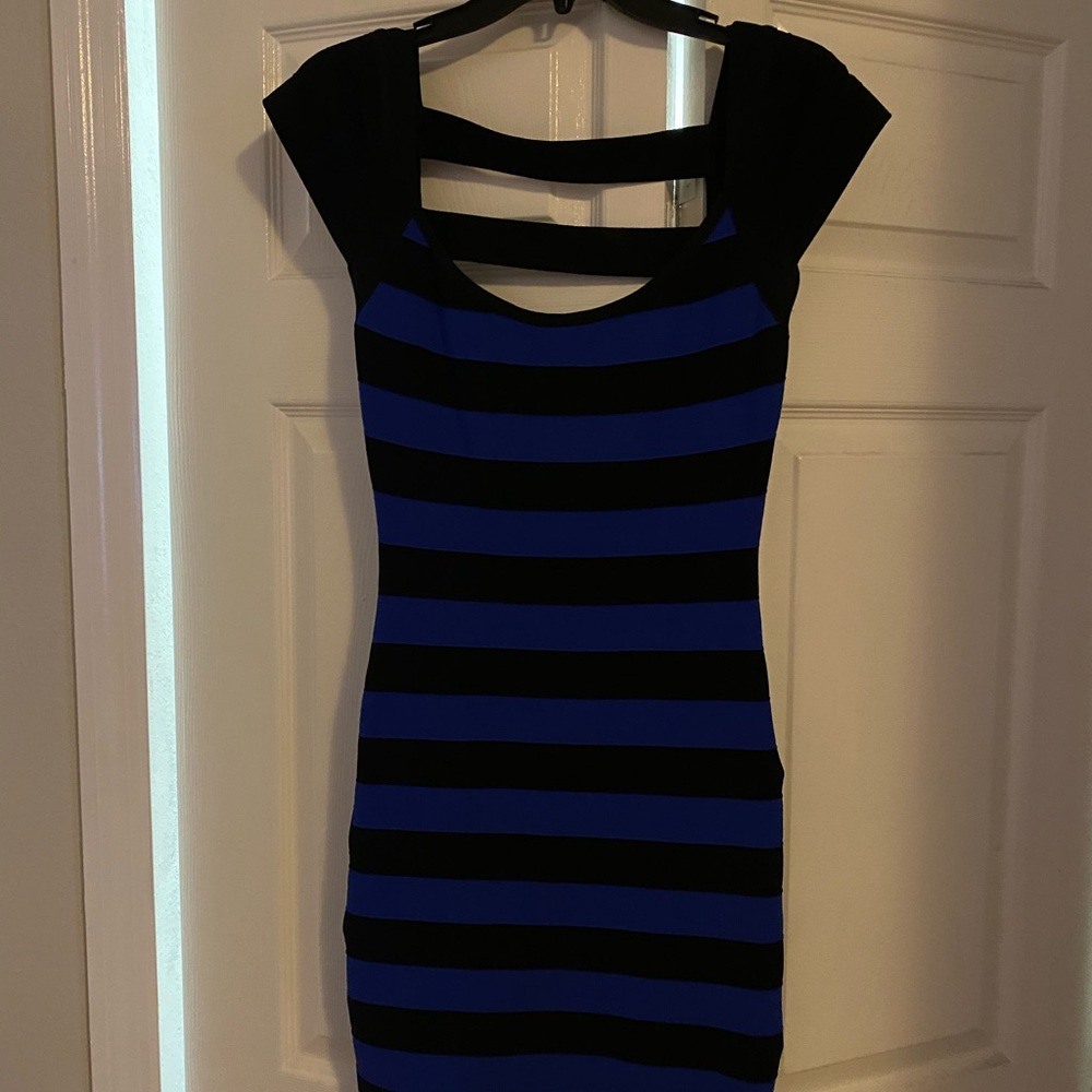 Fitted Guess Dress. I only worn once.